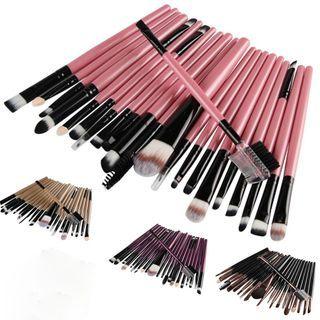 Set Of 22: Makeup Brushes