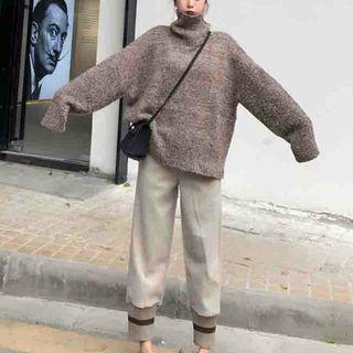 Turtleneck Melange Sweater/ Contrast-trim Straight-cut Pants