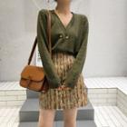 High-waist A-line Skirt / Plain V-neck Cardigan