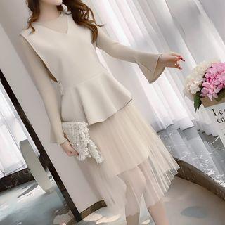 Set: Frilled Long-sleeve Dress + Vest