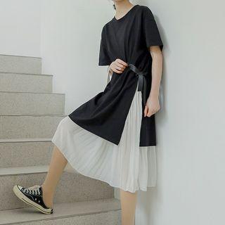 Set: Side-slit Short-sleeve T-shirt + Plain Tank Dress Black - One Size