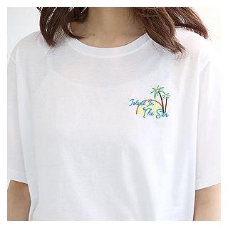 Round-neck Lettering-embroidered T-shirt