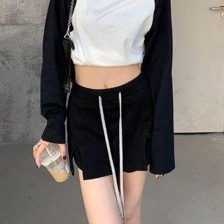 Long-sleeve Crop Raglan T-shirt / Pencil Skirt