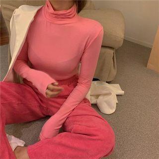 Long-sleeve Turtleneck T-shirt / Wide-leg Corduroy Pants