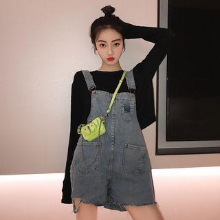Long-sleeve Plain T-shirt / Wide-leg Denim Dungaree Shorts