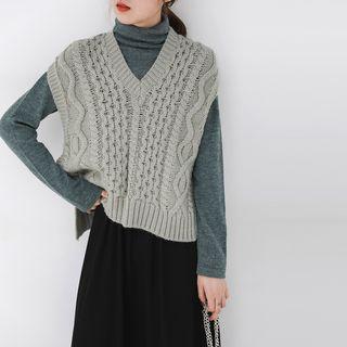 Chunky Knit Vest / Turtleneck Long-sleeve Top
