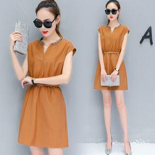 Cap-sleeve Applique Neckline Dress With Belt