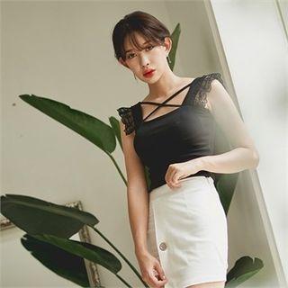 Lace-accent Sleeveless T-shirt