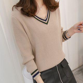 Contrast-lining V-neck Sweater