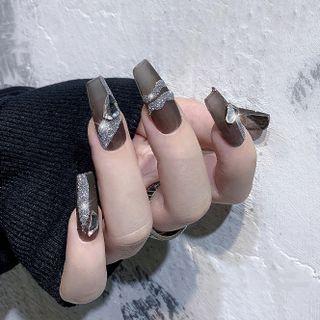 Glitter Manicure Accent