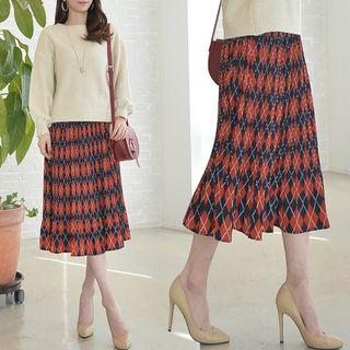 Pleated Argyle Pattern Long Skirt