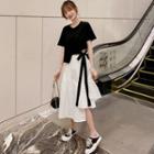 Crop Short-sleeve T-shirt / Midi A-line Skirt