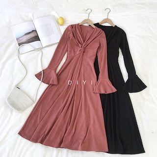 Plain V-neck Ruffled-sleeve Dress