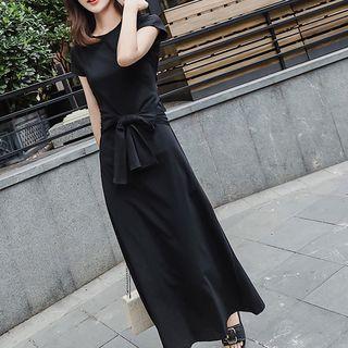 Short-sleeve Key-hole Back Dress
