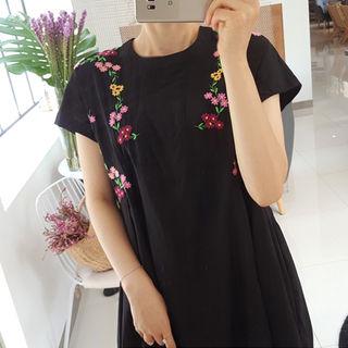 Set: Short-sleeve Floral Embroidered Dress + Slipdress