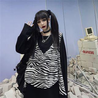 Plain Long-sleeve T-shirt / Zebra Print Vest