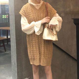 Short-sleeve Patterned Shift Knit Dress / Frill Collar Blouse