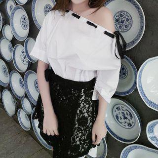 Set: Off-shoulder Long Blouse + Lace Skirt