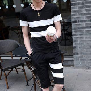Set: Short-sleeve Lettering T-shirt + Capri Pants
