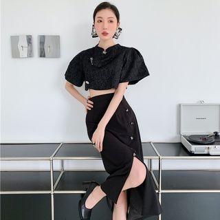 Short-sleeve Crop Top / Slit Midi Skirt