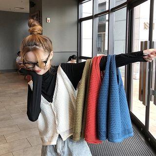 V-neck Knit Vest / Plain Long-sleeve T-shirt