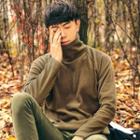 Turtle-neck Ribbed Brushed-fleece Top