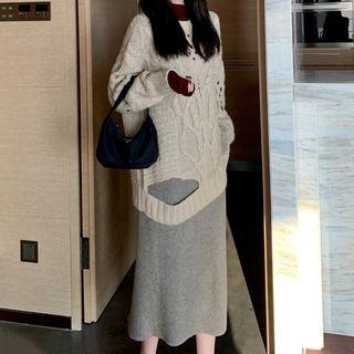 Distressed Cable-knit Sweater / Ribbed Slit Skirt
