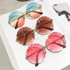 Gradient Scallop Trim Frameless Sunglasses