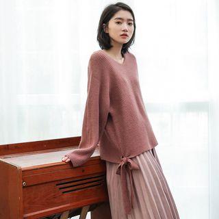 Plain Loose-fit V-neck Sweater