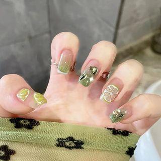 Lemon Nail Tips