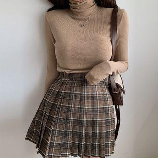 Turtle-neck Slim T-shirt