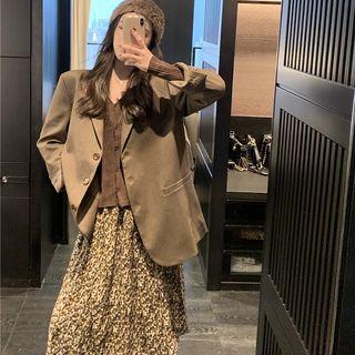 Plain Blazer / Floral Midi Skirt
