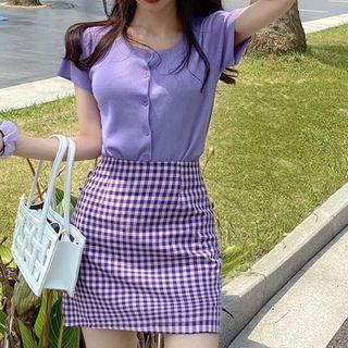 Knit T-shirt / Plaid Skirt