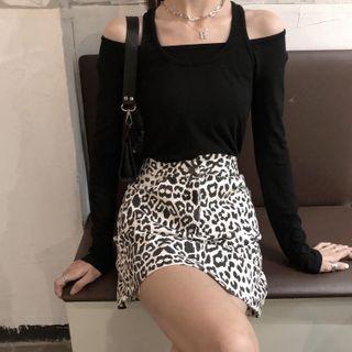 Mock Two-piece Long-sleeve Cold Shoulder Top / Leopard Print A-line Mini Skirt