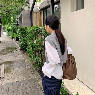 Collared Cropped Woolen Knit Vest