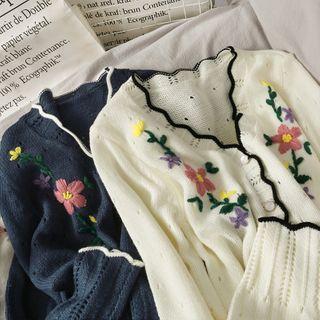 Contrasted Flower-embroidered Cropped Cardigan