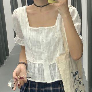 Square-neck Short-sleeve Blouse / Plaid Shorts