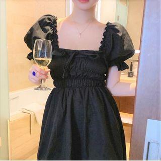 Short-sleeve Square-neck Mini A-line Dress Black - One Size