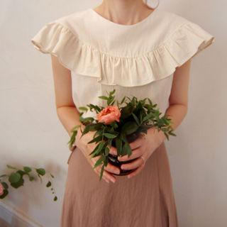 Sleeveless Frill-capelet Top