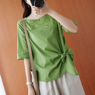 Plain Embroidered Round-neck T Shirt