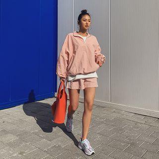 Set: Contrast-trim Kangaroo-pocket Anorak + Shorts