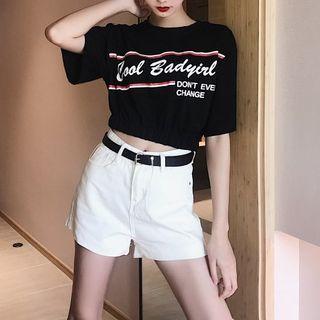 Short-sleeve Letter Cropped T-shirt / Wide-leg Denim Shorts