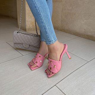 Pin-heel Stud Quilt Mules
