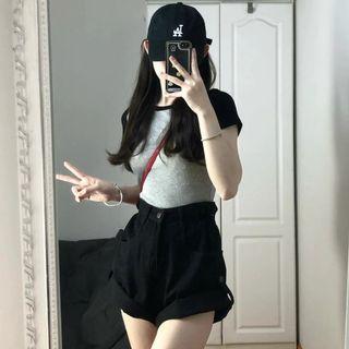 Short-sleeve Raglan T-shirt / Denim Shorts