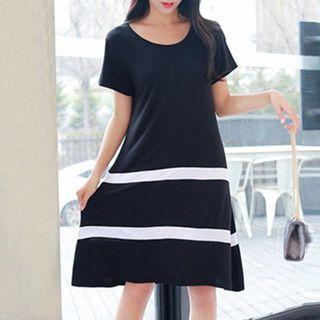 Short-sleeve Contrast-trim T-shirt Dress