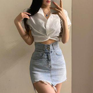 Short-sleeve Twist Cropped Blouse