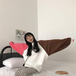 Color-block Round-neck Loose-fit Pullover