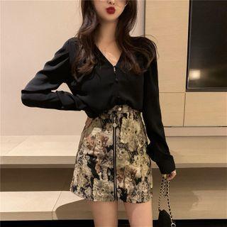 V-neck Blouse / Cat Print Zip Mini A-line Skirt