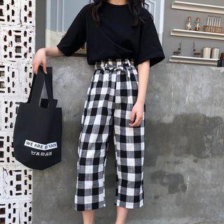 Plain Elbow Sleeve T-shirt / Plaid Cropped Pants