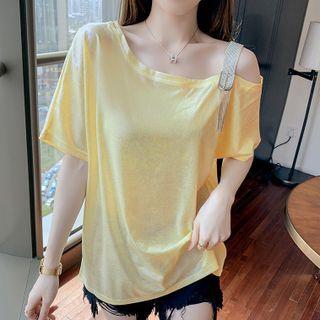 Short-sleeve Cold Shoulder Fringed Buckled T-shirt